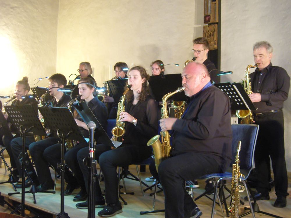 Sax Attack con Ritmo & Canto